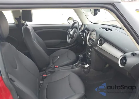 2013 Mini Hardtop Cooper z USA, uszkodzony, nr VIN WMWSU3C58DT686294